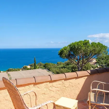Spacious House With Sea View And 2 Terraces Holiday home *