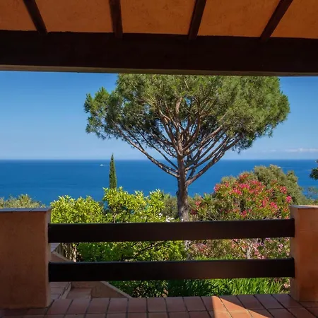 Spacious House With Sea View And 2 Terraces Holiday home *